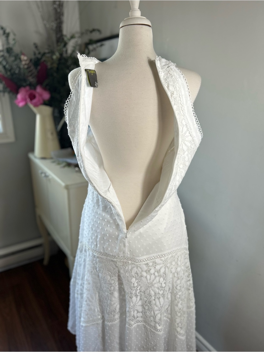 Taylor White Lace & Swiss Dot Kerchief Hem Halter Dress Size 14 - Picture 6 of 11